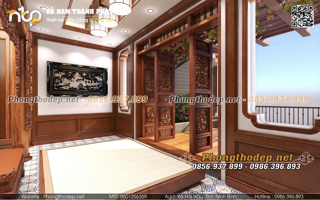 Cửa bức bàn trong phòng thờ gia tiên